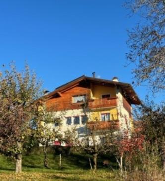 Casa Vacanze A Romeno Екстериор снимка